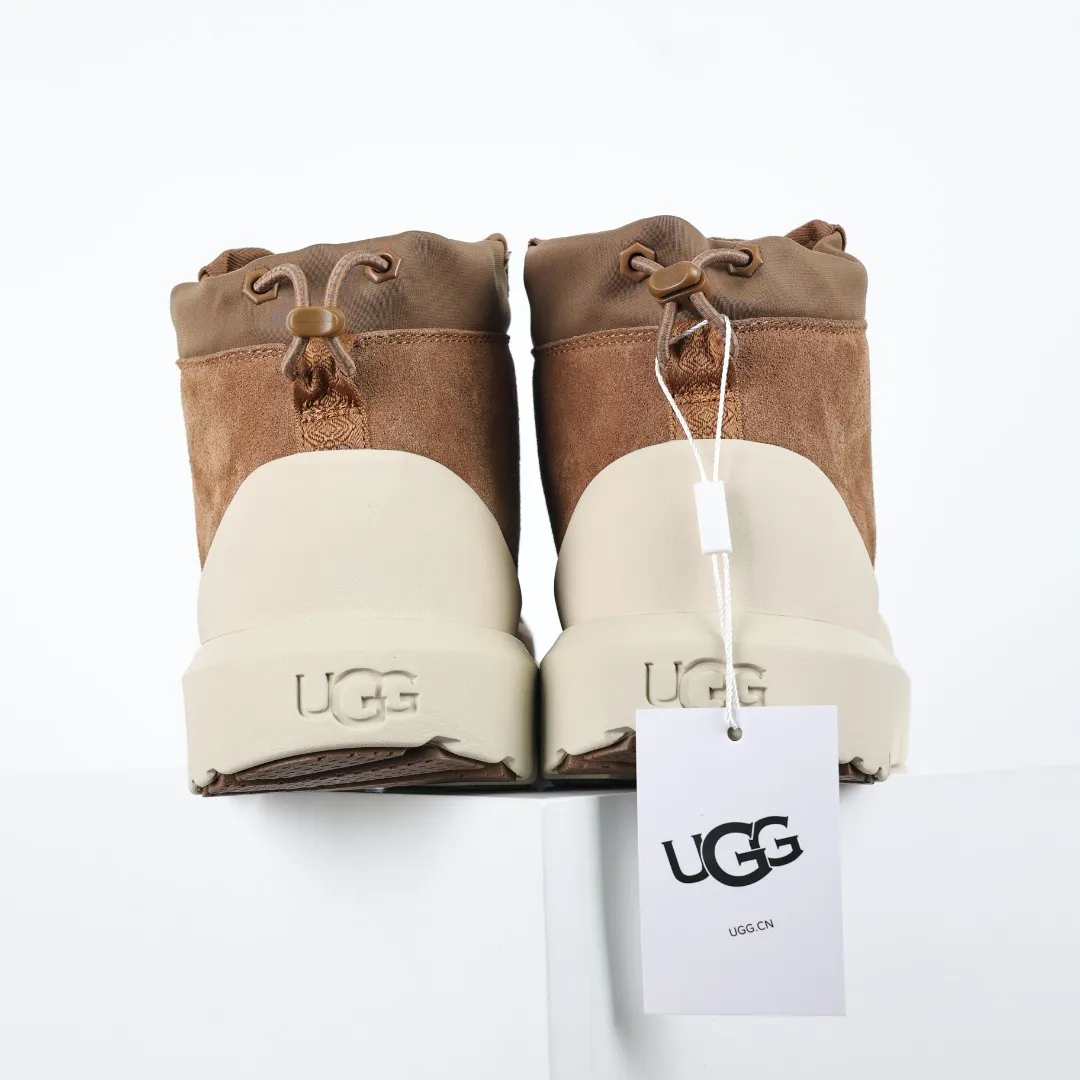 Pick up locally 💰660 Core recommendation Good price It is a very suitable choice for keeping warm in winter and at home. In the new year, uug launched a series of styles, which are partial to the preferences of young consumers and have also moved to the forefront of fashion trends. Shoe body material Water-repellent coated suede upper 17mm UGGPURE™ implantable wool insole Lightweight non-slip comfortable rubber outsole With brand LOGO trademark Comes with a full set of packaging Size: 35 36 37 38 39 40 41 42 43 44 45
